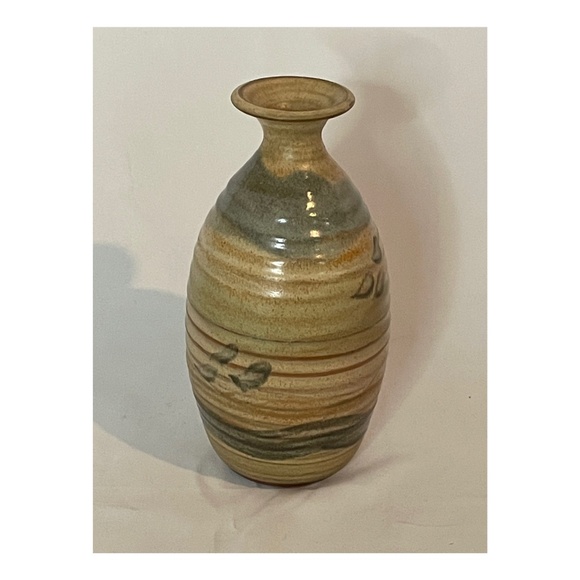 SOLD Small Studio Pottery Swirl Vase Signed by Artist Sarah Culbreth - Picture 3 of 6